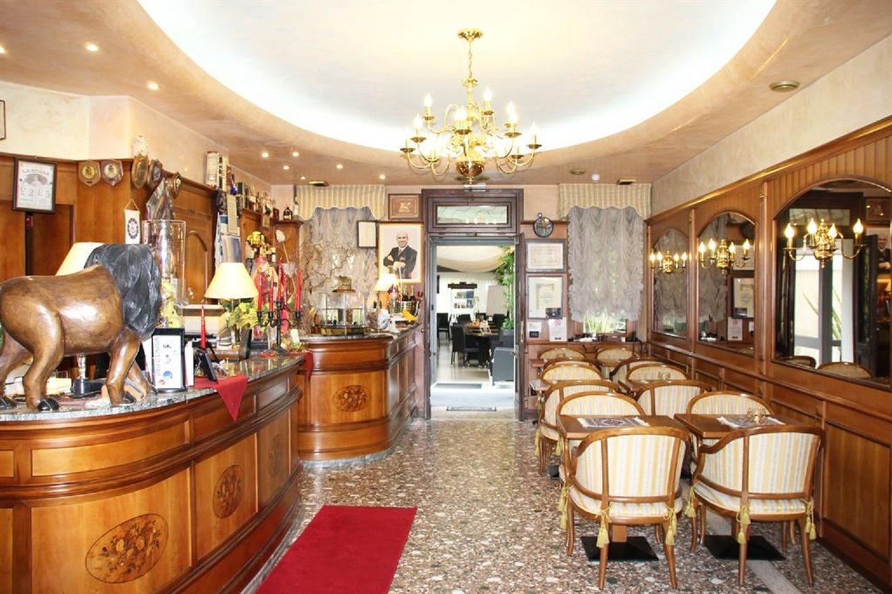 Park Hotel Villa Leon D'Oro Noventa di Piave Exterior foto
