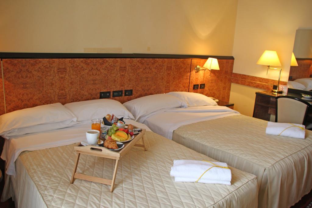 Park Hotel Villa Leon D'Oro Noventa di Piave Exterior foto