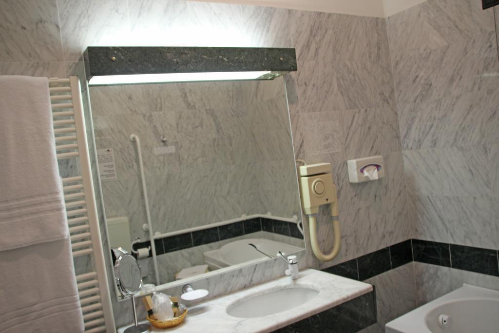 Park Hotel Villa Leon D'Oro Noventa di Piave Exterior foto