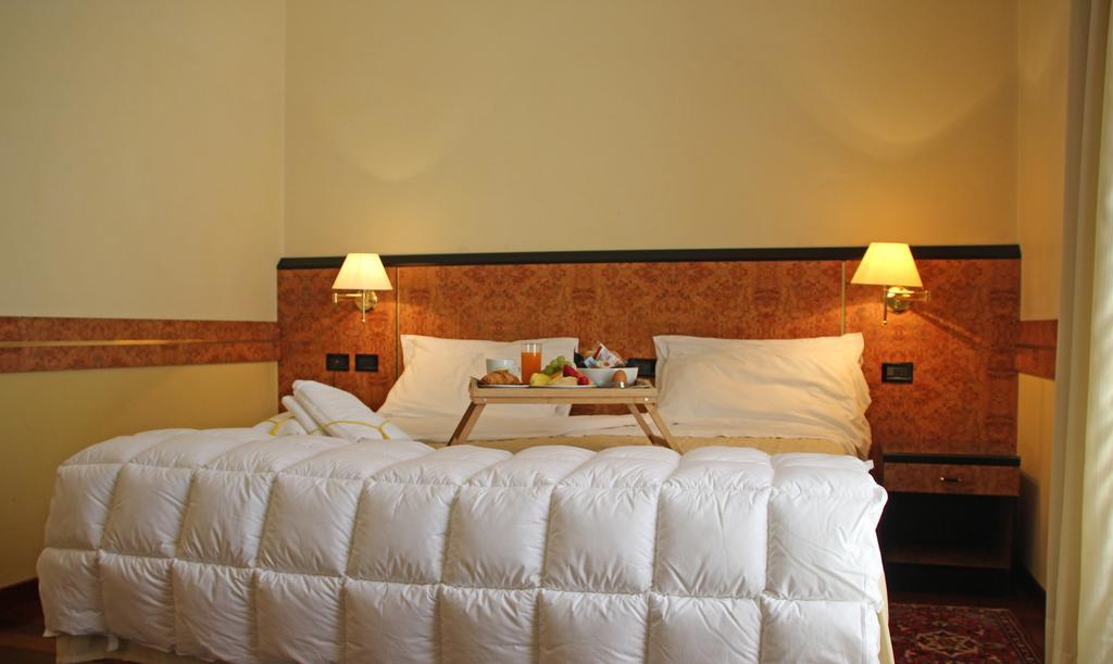Park Hotel Villa Leon D'Oro Noventa di Piave Exterior foto