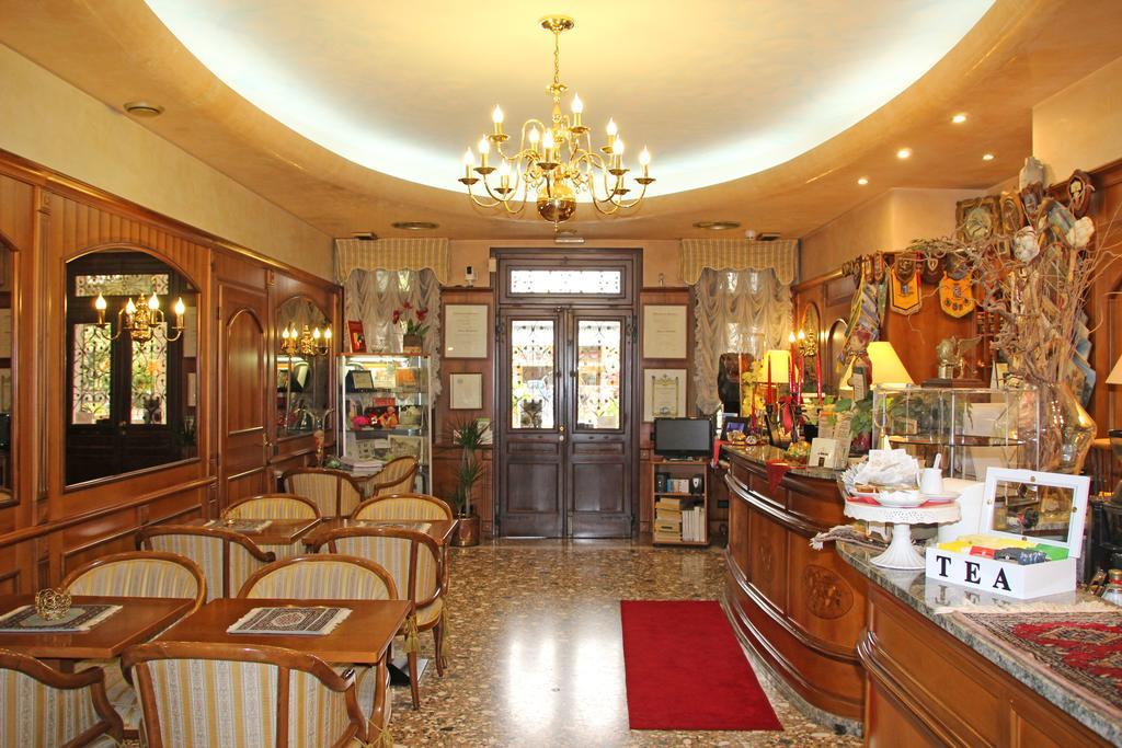 Park Hotel Villa Leon D'Oro Noventa di Piave Exterior foto