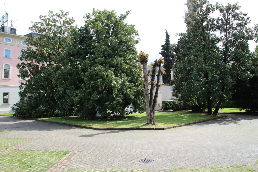 Park Hotel Villa Leon D'Oro Noventa di Piave Exterior foto