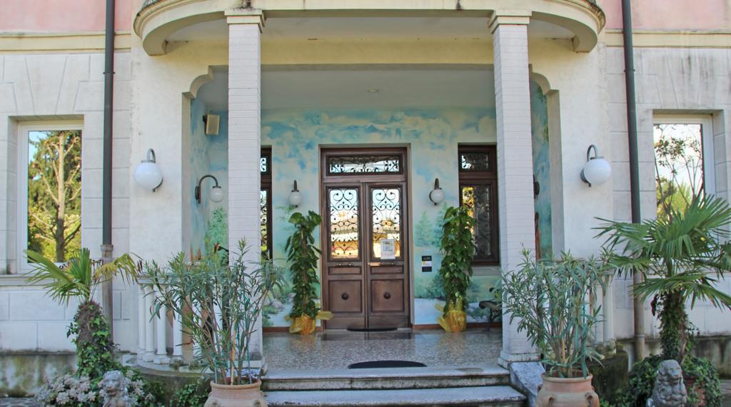 Park Hotel Villa Leon D'Oro Noventa di Piave Exterior foto